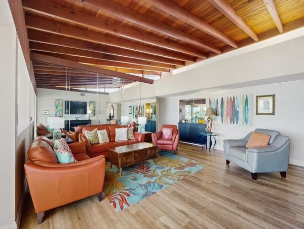 Madeira Beach Penthouse Four Bedroom Sleeps 12