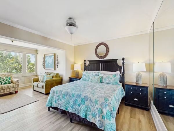 Madeira Beach Penthouse Four Bedroom Sleeps 12
