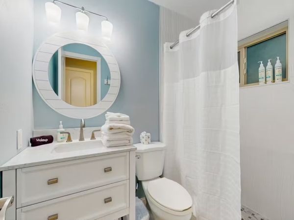 First Floor Lovely Beachfront Residence Madeira Beach