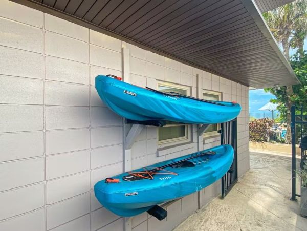 First Floor Lovely Beachfront Residence Madeira Beach