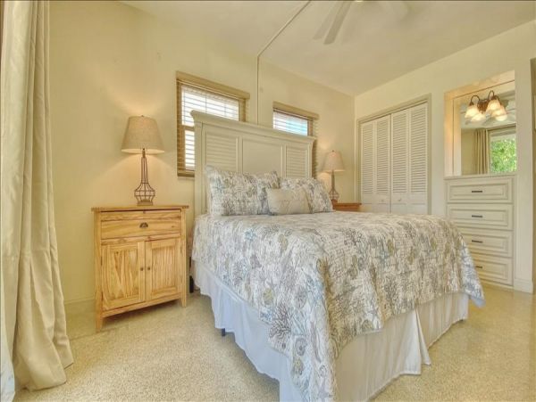 Madeira Beach 2 Bedroom Oceanfront Condo