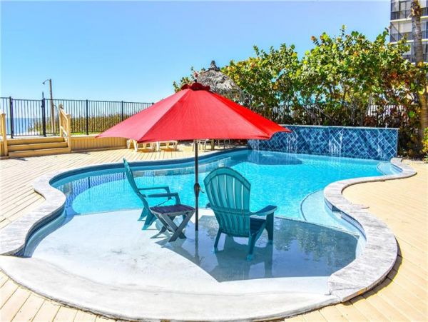 Madeira Beach 2 Bedroom Oceanfront Condo