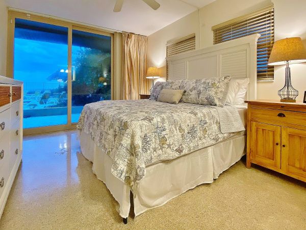Madeira Beach 2 Bedroom Oceanfront Condo
