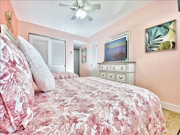 Indian Rocks Indian Shores Condo 983578