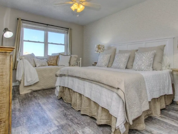 Beachfront Condo 3 Bedroom in Redington Shores