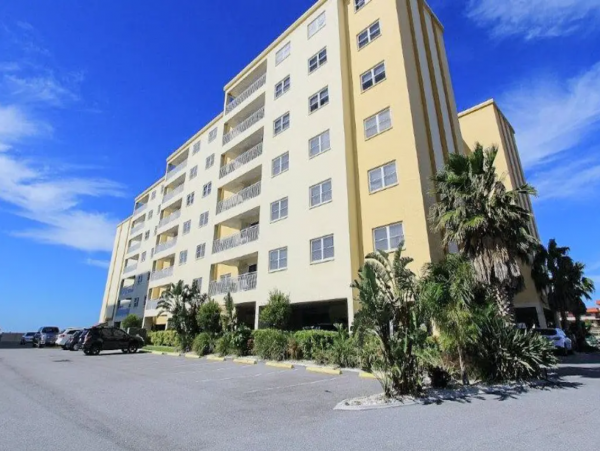 Beachfront Condo 3 Bedroom in Redington Shores