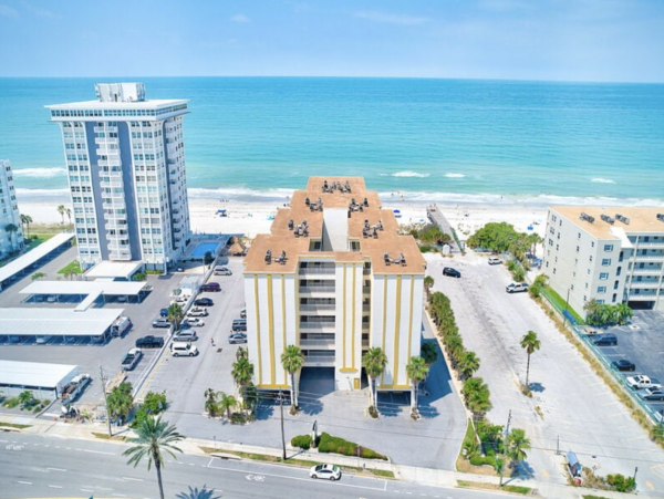 Beach-Chic Luxury Vacation Rental in Redington Shores