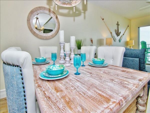 Beachfront Oasis Vacation Condo In Redington Shores Sleeps 8