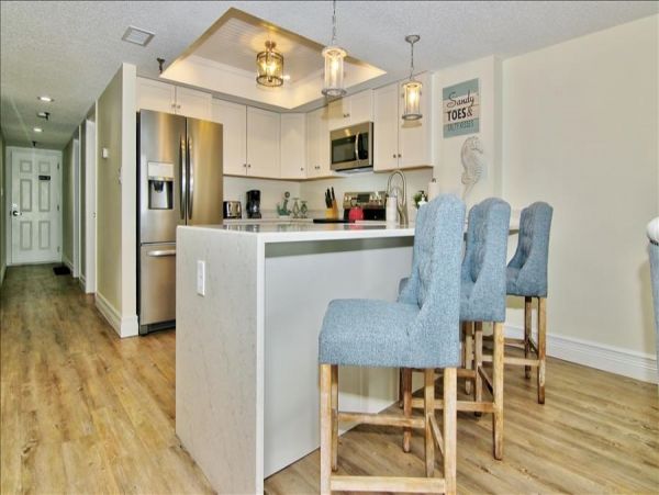 Beachfront Oasis Vacation Condo In Redington Shores Sleeps 8