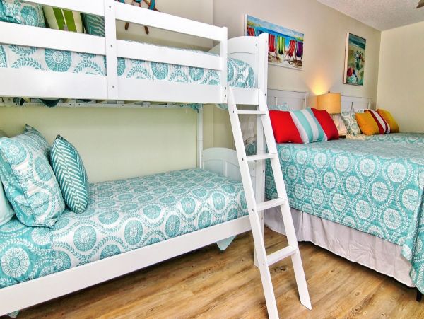 Beachfront Oasis Vacation Condo In Redington Shores Sleeps 8