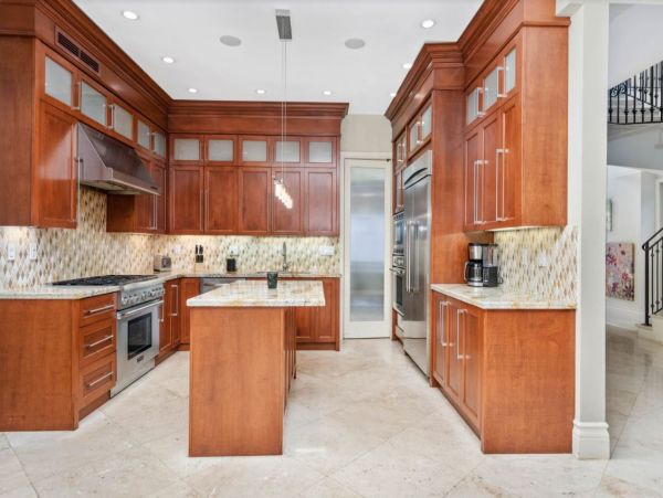 Posh Seven Bedroom Vacation Home in Miami With Private Pool