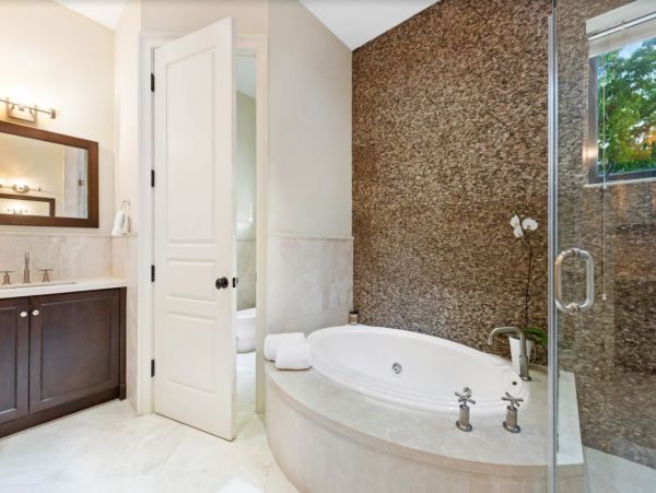 Posh Seven Bedroom Vacation Home in Miami With Private Pool