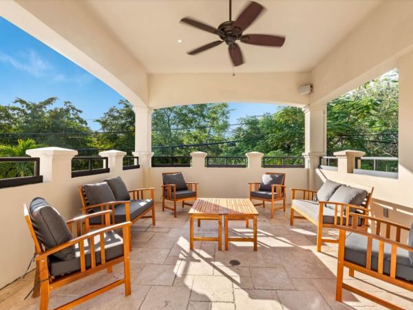 Posh Seven Bedroom Vacation Home in Miami With Private Pool