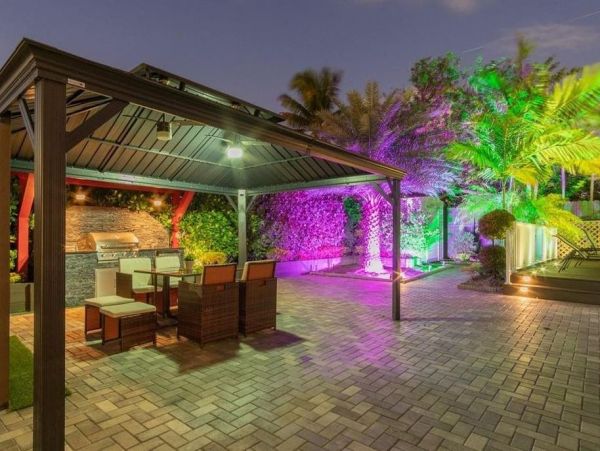 Miami Luxury Five Bedroom + Den Vacation Home with Pool