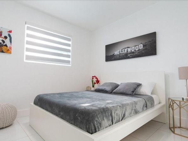 Miami Luxury Five Bedroom + Den Vacation Home with Pool