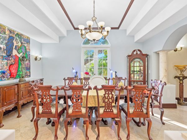 Private Pool Coral Gables Vacation Villa + Guests House