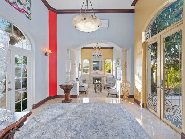 Private Pool Coral Gables Vacation Villa + Guests House