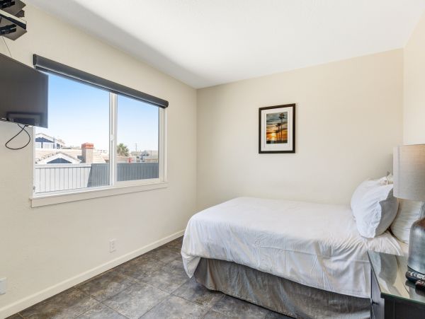 Newport Beach Home 983592