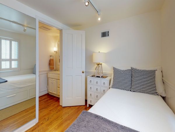 Newport Beach Home 983593