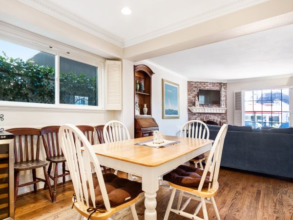 Newport Beach Home 983594