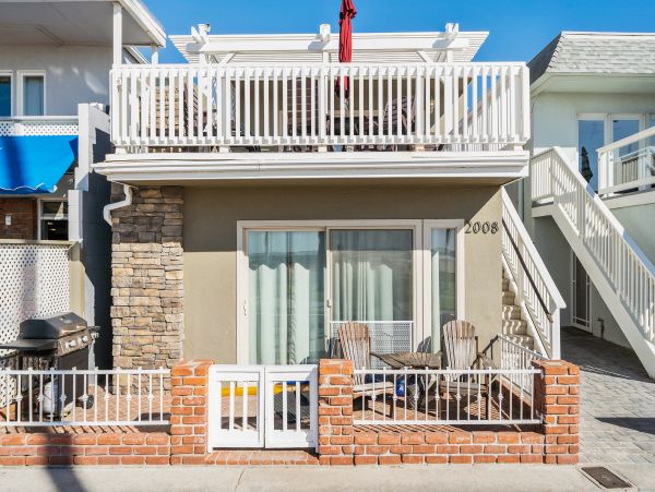 Ocean front Home with views and Beach access