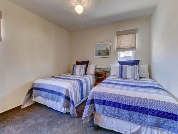 Newport Beach Home 983597