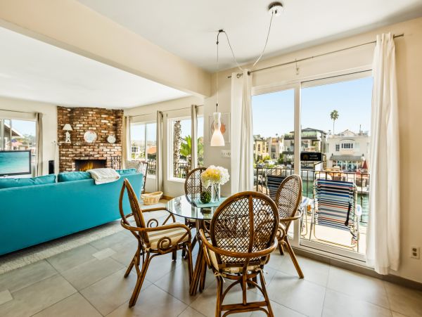 Newport Beach Home 983605