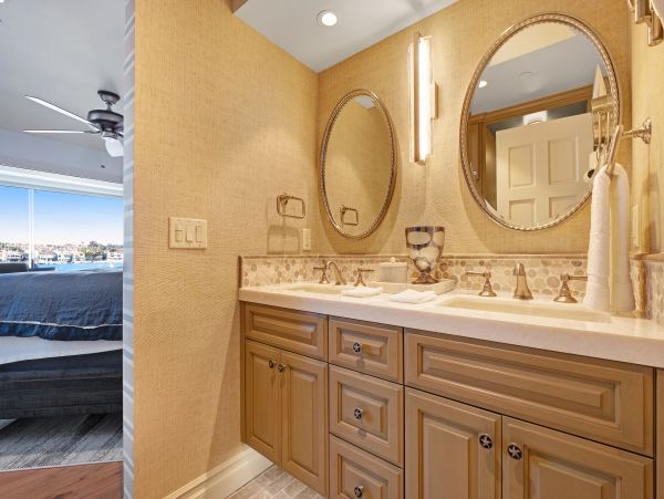 Newport Beach Home 983608