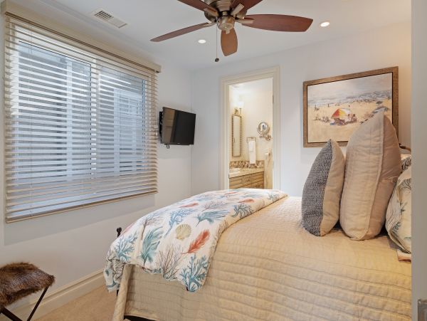 Newport Beach Home 983608