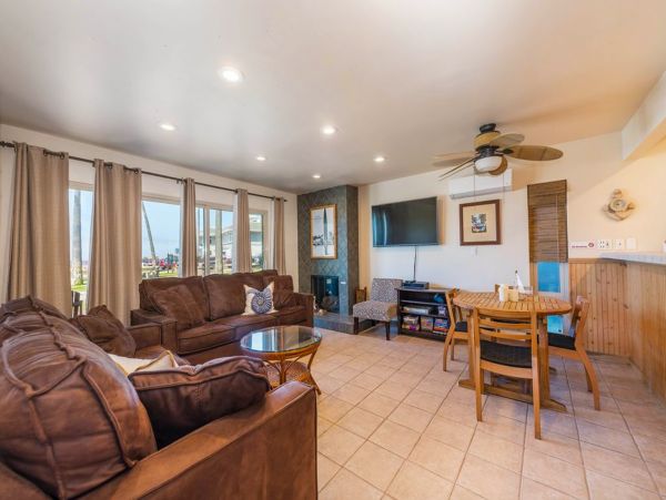 Newport Beach Home 983609