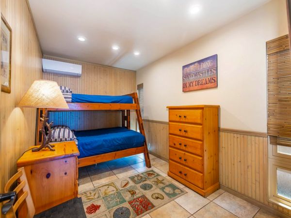 Newport Beach Home 983609