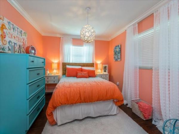 Holmes Beach 4 Bedroom Home Sleeps 8 Guests with Great Pool