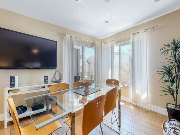 Newport Beach Home 983612