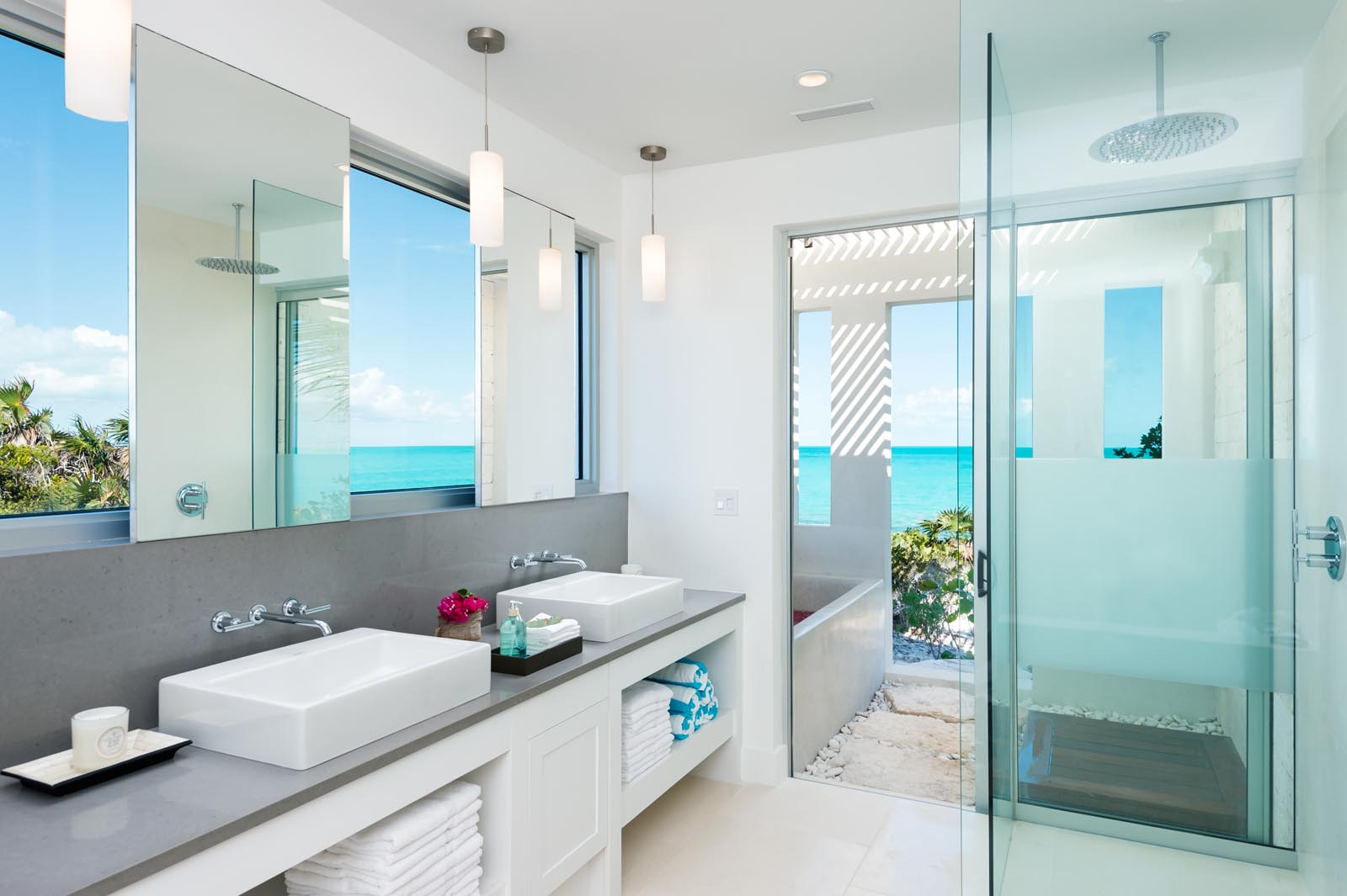 Magnificent Views, 5 Bedroom Luxury Rental