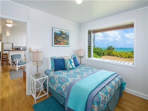 Kahuku Three Bedroom Vacation Home Short Walk To Beach