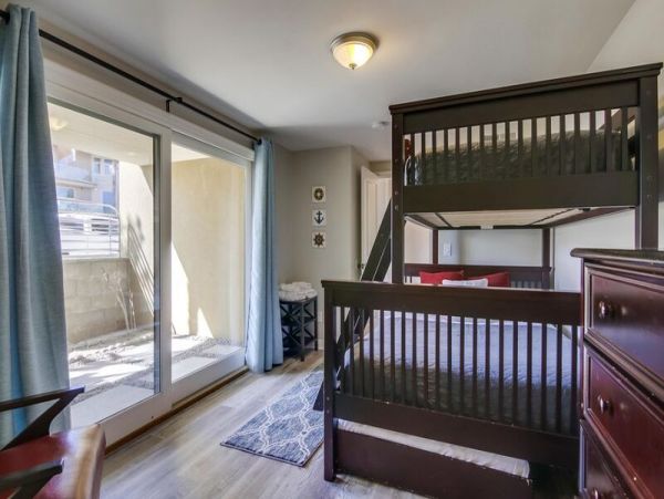 Spacious 3 Level Townhouse in San Diego with Rooftop Deck