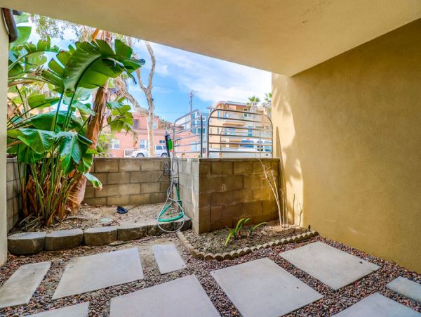 Spacious 3 Level Townhouse in San Diego with Rooftop Deck