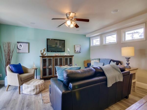 Spacious 3 Level Townhouse in San Diego with Rooftop Deck