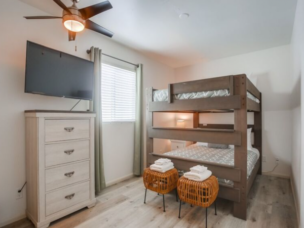 Two Units in San Diego with 5 Bedrooms Sleeps 14 Guests