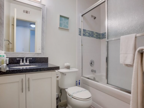 Two Units in San Diego with 5 Bedrooms Sleeps 14 Guests