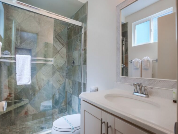 Two Units in San Diego with 5 Bedrooms Sleeps 14 Guests
