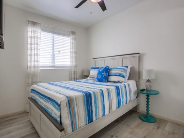 Two Units in San Diego with 5 Bedrooms Sleeps 14 Guests