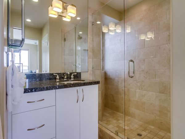 Lovely Mission Beach Townhome Steps from the Beach Sleeps 10