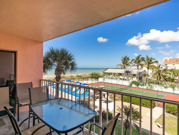 Three Bedroom Condo Gulf Front Vacation Rental
