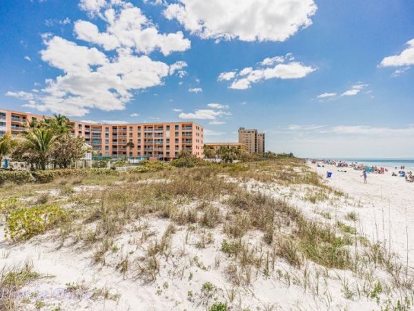 Gulf Front Indian Rocks Vacation Condo