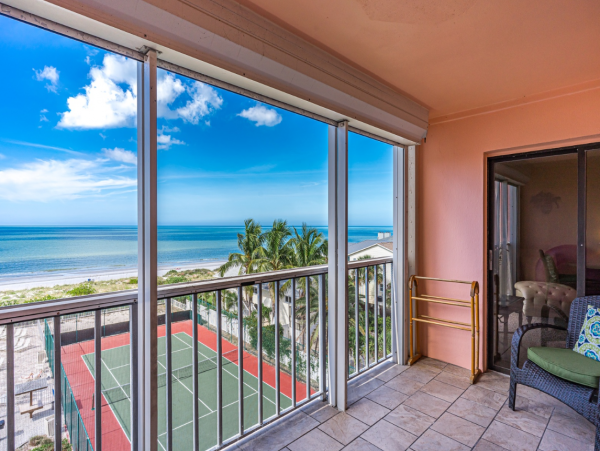 Ocean Front 3 Bedroom Condo Sleeps 6 Guests