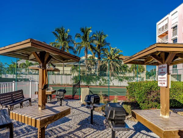 Ocean Front 3 Bedroom Condo Sleeps 6 Guests