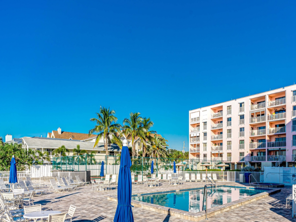 Ocean Front 3 Bedroom Condo Sleeps 6 Guests