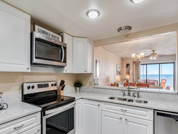 Ocean Front 3 Bedroom Condo Sleeps 6 Guests