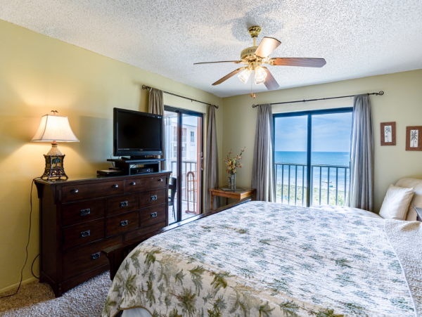 Ocean Front 3 Bedroom Condo Sleeps 6 Guests